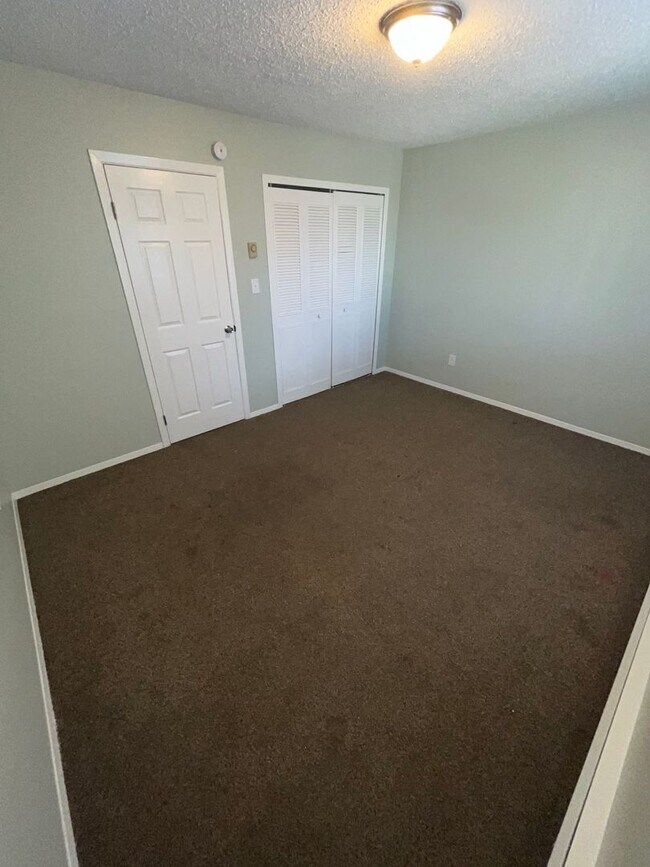 Building Photo - Newly Renovated 2-story Apartment Home | 2...