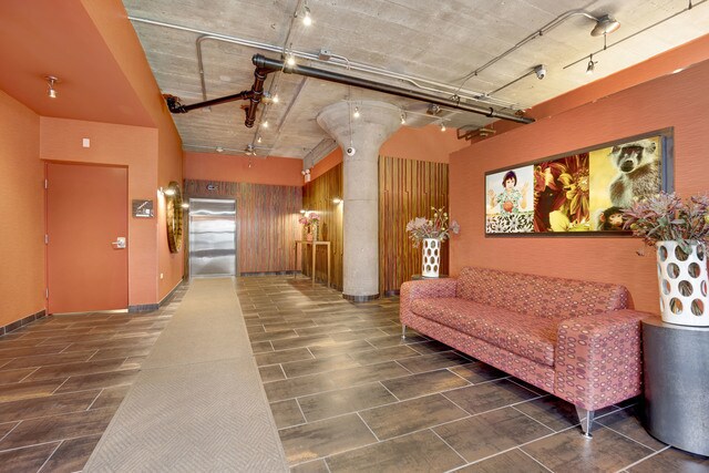 Building Photo - 1151 W 15th St