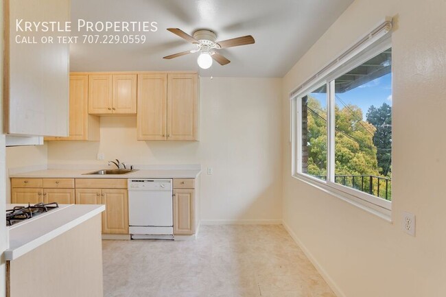 Building Photo - NOW Available In Benicia! 2 BD, 1 BA Condo...