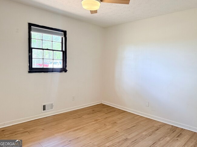 Building Photo - 239 Pope St