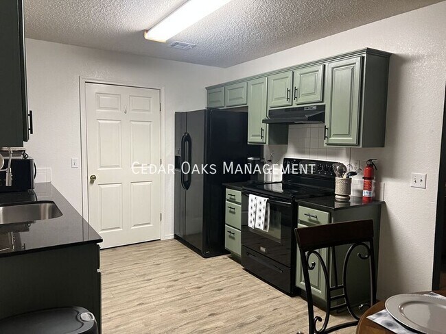 Building Photo - 1139 S Camellia Ln