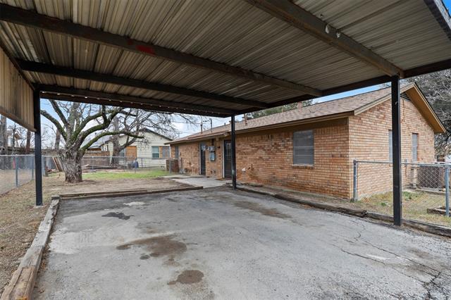 Building Photo - 2801 Skyline Dr