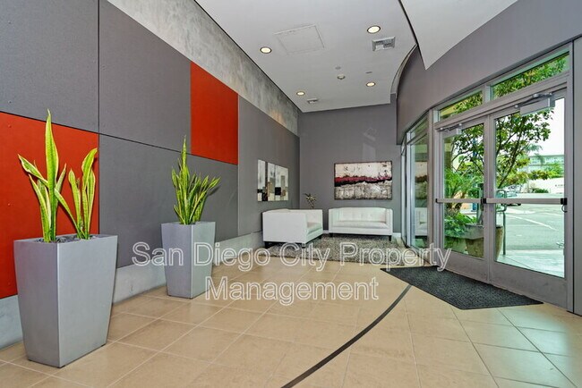 Building Photo - 801 Ash St