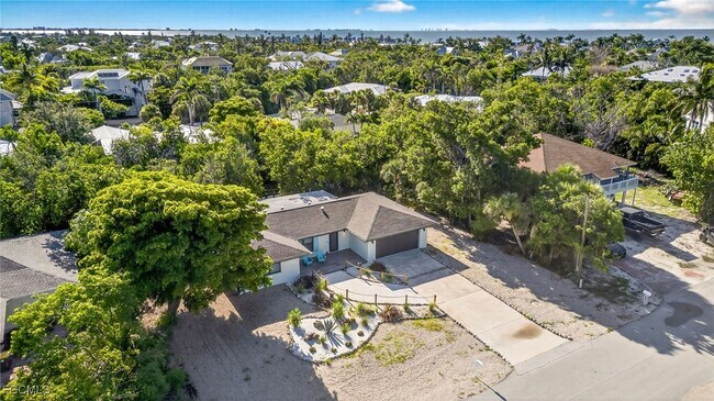 Building Photo - 1105 Skiff Pl