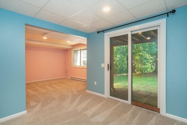 Building Photo - 10 Riverview