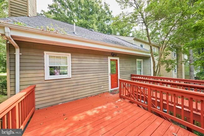 Building Photo - 9900 Kingsbridge Dr