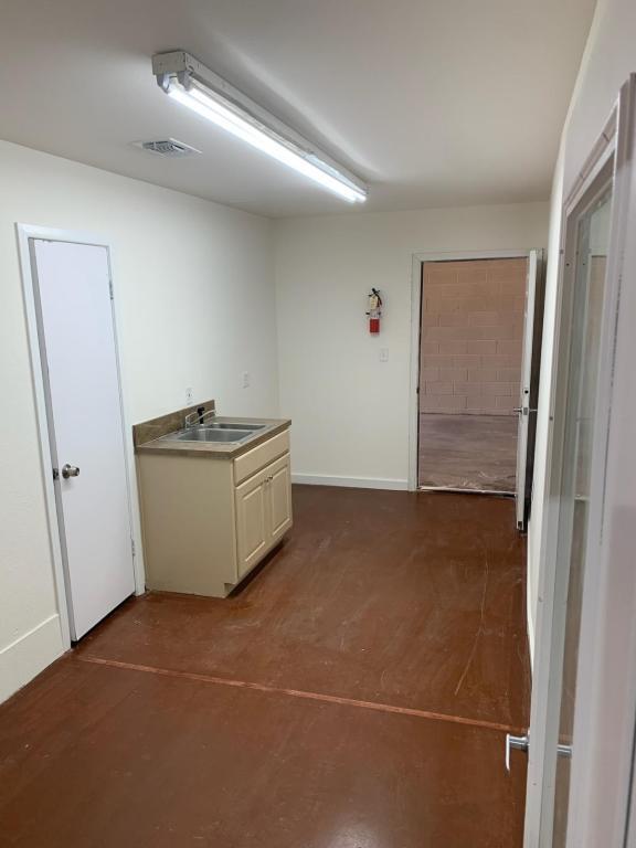 Building Photo - 2139 Baylor Dr