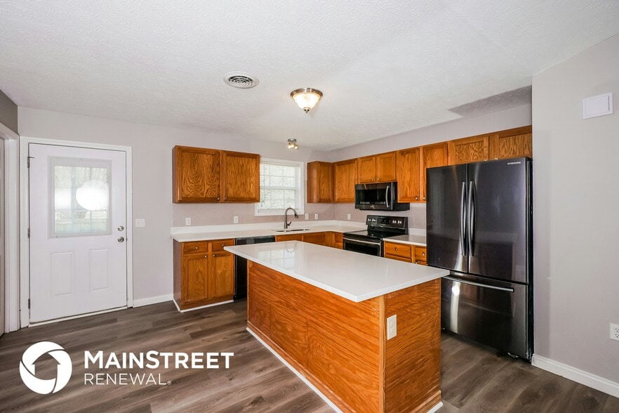 Building Photo - 382 Dustin Way