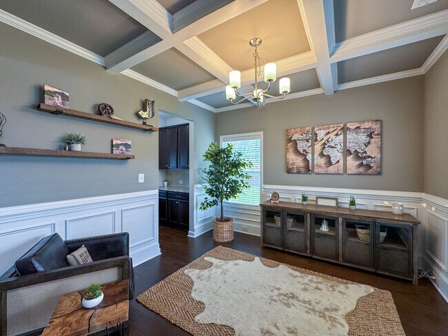 Building Photo - Gorgeous 4 Bed 2.5 Bath Home with Fenced Backyard