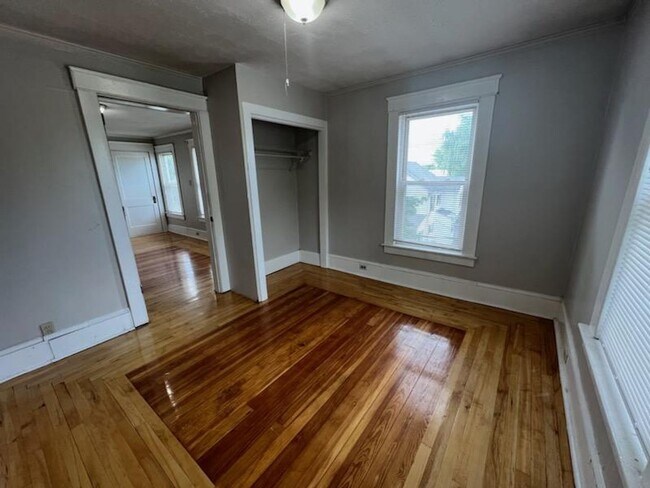 Building Photo - 109 W Rosedale Ave