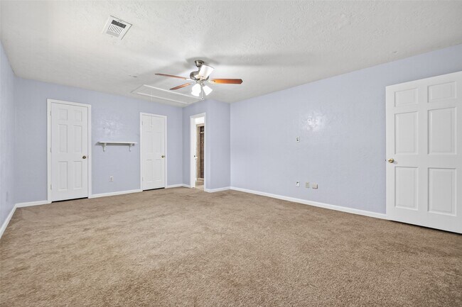 Building Photo - 8103 Oak Moss Dr