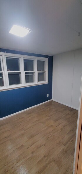 Building Photo - 376 S Pierson Ave