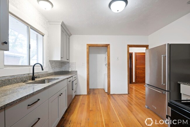 Building Photo - Newly Remodeled Home in Excellent Location!