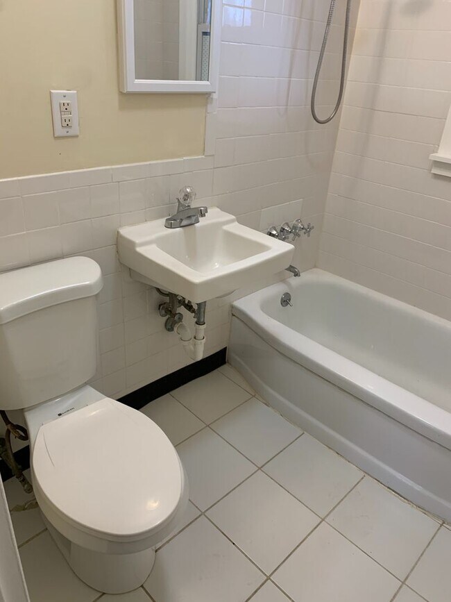 Building Photo - 2 Bedroom apartment for Rent - Poughkeepsie