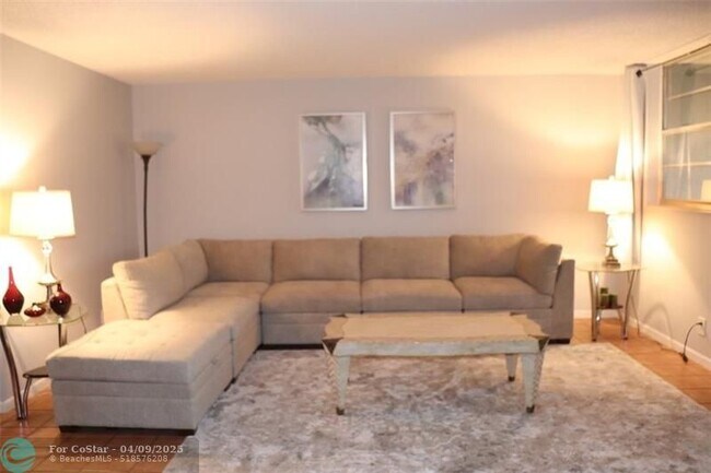 Building Photo - 3150 W Rolling Hills Cir