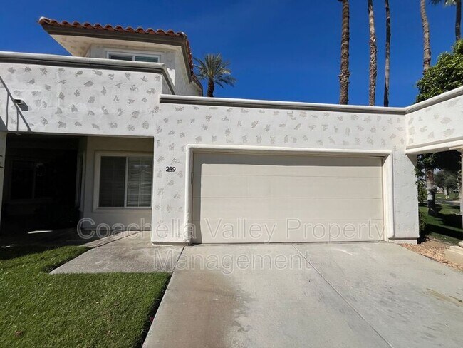 Building Photo - 289 Vista Royale Cir W