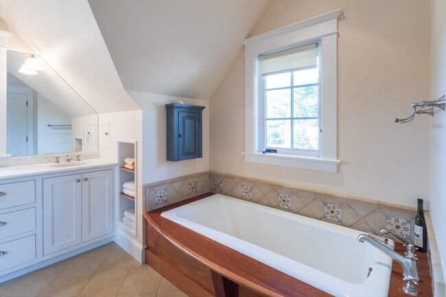 Building Photo - 378 Mill Rd