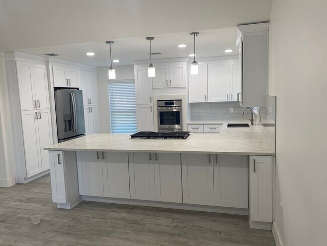 Building Photo - 4831 Wickview Ln