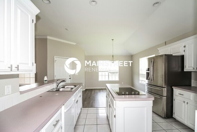 Building Photo - 4 Bedroom Pet-Friendly Home in YUKON, OK with Main Street Renewal