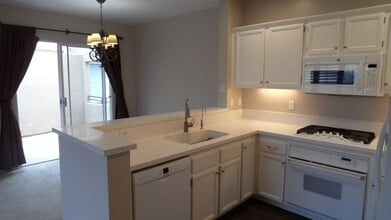 Building Photo - Clean & Spacious 2BR 2BA Two-Story, All Up...