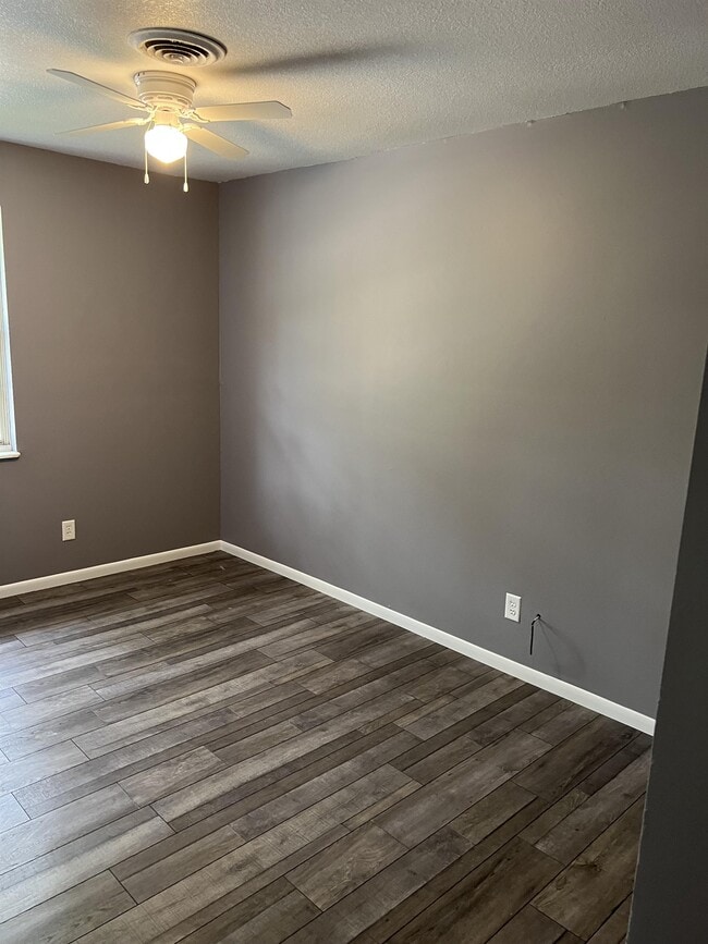 Building Photo - 2003 E Florida Ave