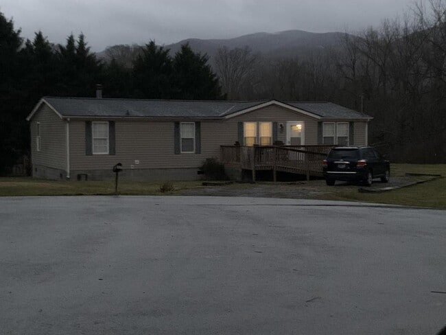 Primary Photo - 307 Tammy Lynn Cir