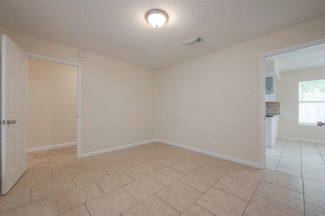 Building Photo - 15910 Tumbling Rapids Dr