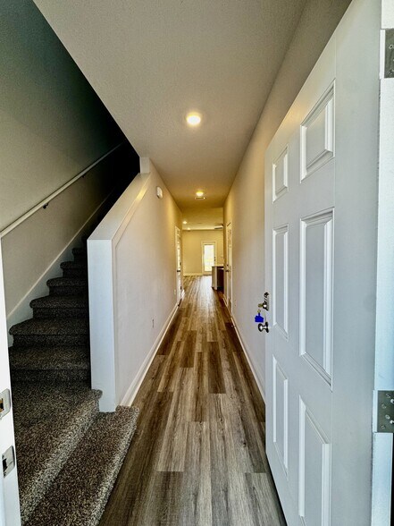 Building Photo - 5673 Stellarjay St
