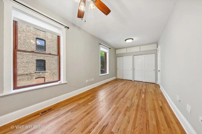Building Photo - 852 W Belle Plaine Ave