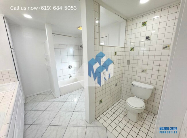 Building Photo - 5256-5260 Groveland Drive
