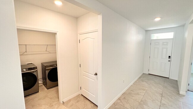 Building Photo - Spacious 3 Bedroom / 2 Bathroom Home in Mt Dora’s Timberwalk Community – AVAILABLE NOW!