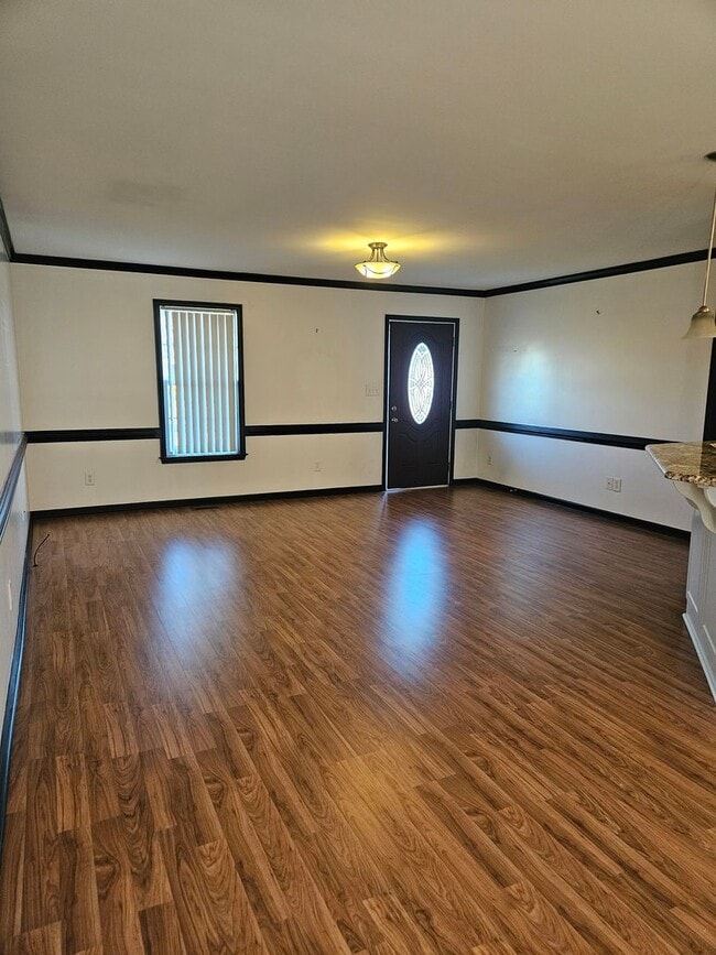 Building Photo - 208 Killdeer Dr