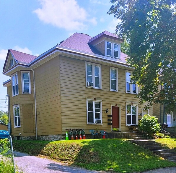 4-unit Bldg - 2590 East Ave
