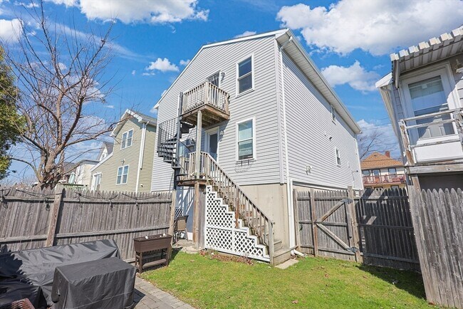 Building Photo - 48 Calumet St