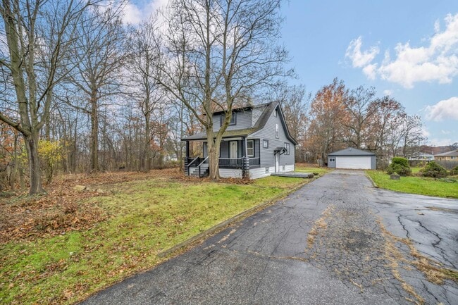 Building Photo - 4730 E 142nd St