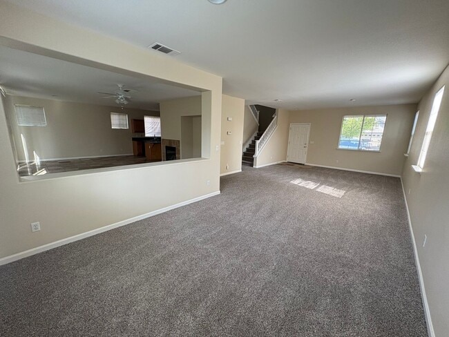 Building Photo - 2216 Cermak Way