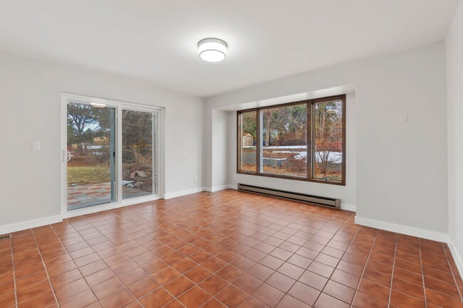 Building Photo - 4210 Balsam St