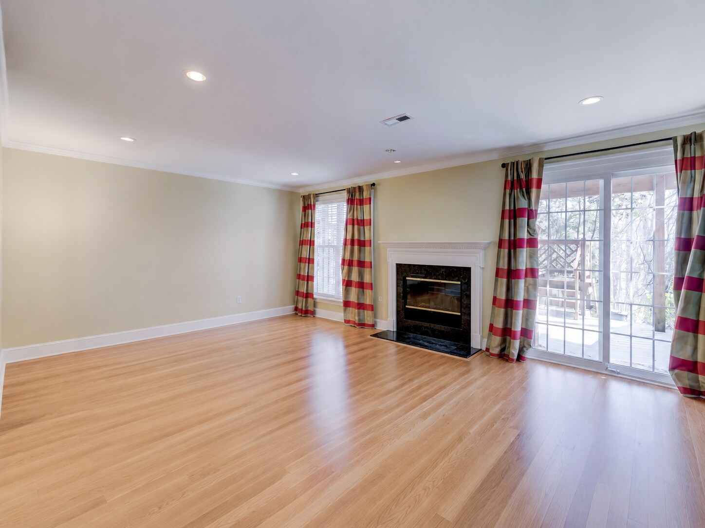 Building Photo - 715 Leister Dr