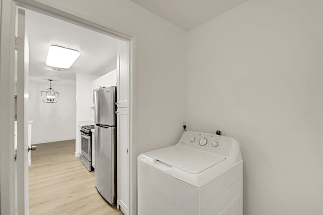 Building Photo - Remodeled 2 bedroom condo