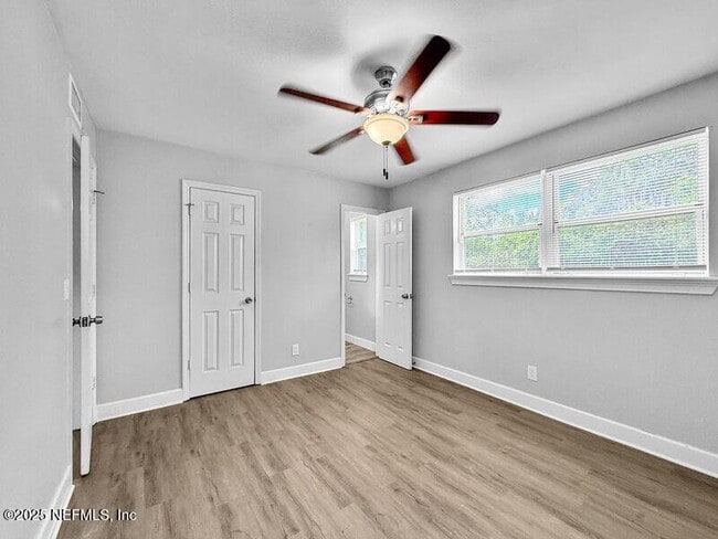 Building Photo - 2026 Burpee Dr