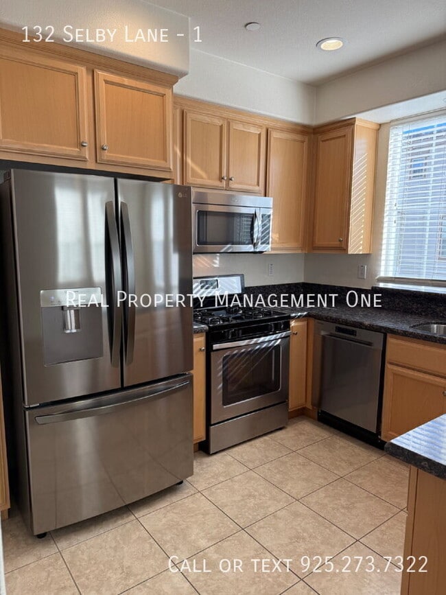 Building Photo - 132 Selby Lane