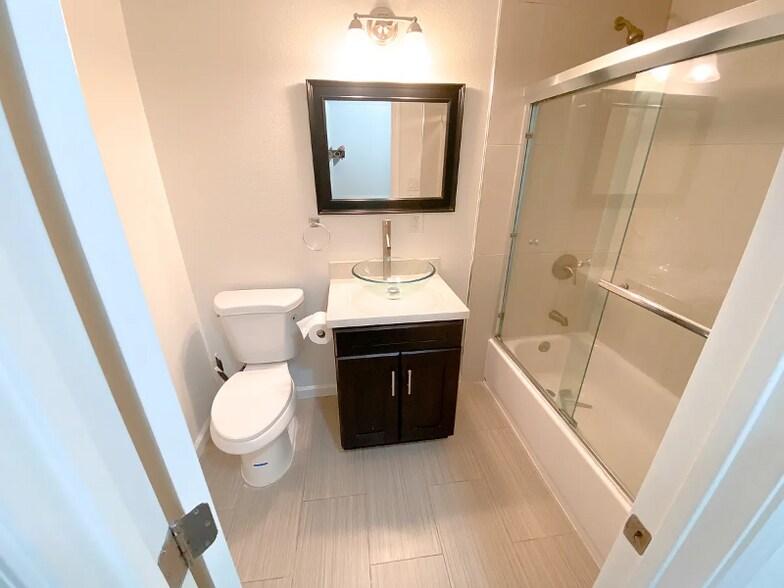 Building Photo - 29 Rockford Ave