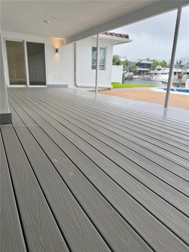 Building Photo - 16453 NE 33rd Ave