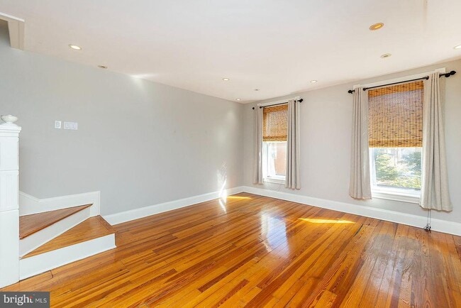 Building Photo - 7 N Loudoun St