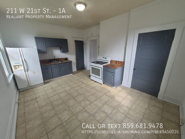 Building Photo - 211 W 21st St