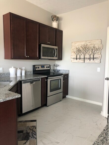 Kitchen - 5924 Bluestone Way