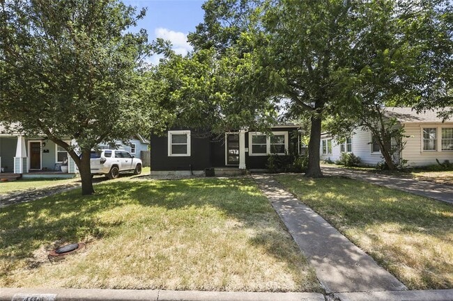 Primary Photo - 409 Genard St