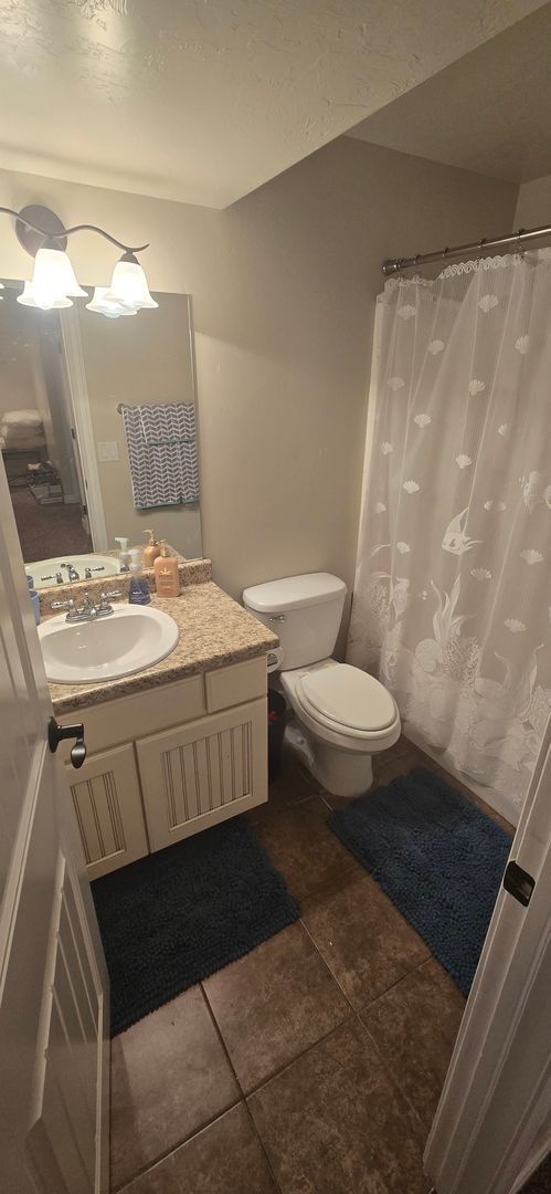 Building Photo - Beautiful 3 Bed 3.5 Bath in Riverton!!