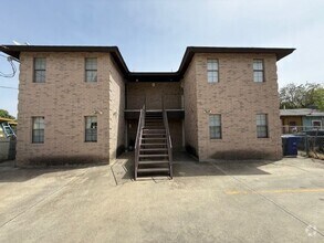 Building Photo - Mims