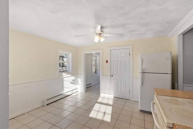 Building Photo - 88 Baker St